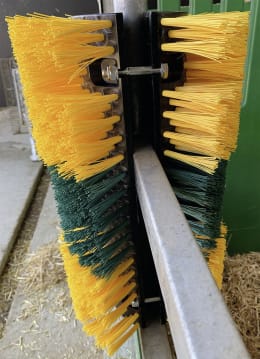 Lifestyle: Patura Kratzbürste Multifix 300 x 500 x 140 mm für Bullen, Kälber, Rinder, Pferde, Ponys, Schafe, Ziegen