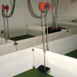 Lifestyle: Rotecna Ferkeltränke Water Level mit Edelstahlrohr und Kipptrog