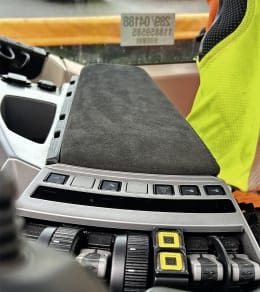 Produktbild: Armlehne ALF4 Alcantara schwarz, für Traktor Fendt Vario 200