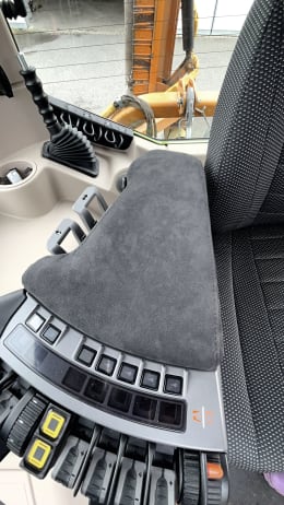 Produktbild: Armlehne ALF3 für Traktor Fendt Vario 300, 500, 600, 700, 900, 1000 – Ausstattung FendtONE