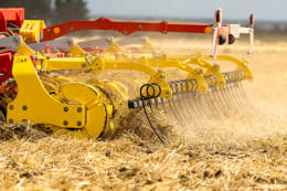 Lifestyle: Pöttinger Grubber PLANO VT 6060
