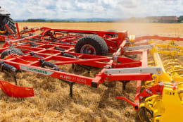 Lifestyle: Pöttinger Grubber PLANO VT 6060