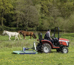 Lifestyle: Massey Ferguson Traktor MF 1M