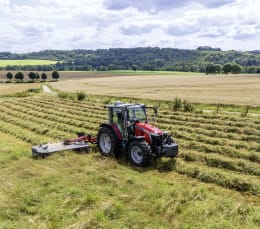 Lifestyle: Massey Ferguson Traktor MF 5M.115 85 kW (115 PS) bei 2.000 min⁻¹ inkl. Frontlader MF FL.4018