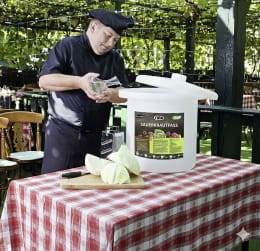 Produktbild: roto® Fass zum Fermentieren von Gemüse, weißer Kunststoffbehälter mit Deckel und Etikett