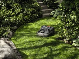 Lifestyle: Husqvarna® Mähroboter Automower® Aspire® R6V