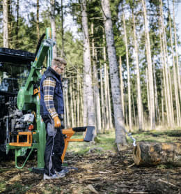 Lifestyle: Posch® Holzspalter BayWa Sondermodell HydroCombi 24 PZG mit Funk-Seilwinde 750