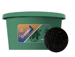 Produktbild: Crystalyx® Nutri Complete LIN Leckmasse im 80 kg Kübel mit Detailansicht der Leckmassenstruktur