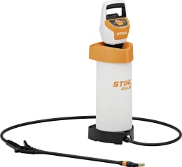 Produktbild: STIHL Akku-Handspritze SGA 30 in Weiß-Orange mit Sprühschlauch und Lanze