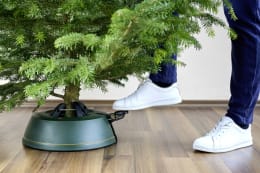 Lifestyle: Krinner Christbaumständer Comfort Grip + M