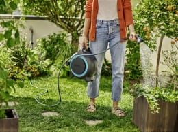 Lifestyle: GARDENA Schlauchaufroller MoveMatic