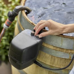 Produktbild: GARDENA Akku-Regenfasspumpe 2600 Comfort