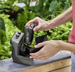 Produktbild: GARDENA Akku-Regenfasspumpe 2600 Comfort