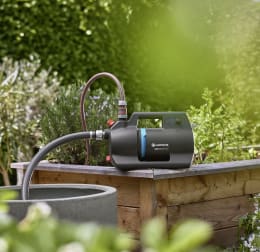 Lifestyle: GARDENA Akku-Gartenpumpe 3000 Silent