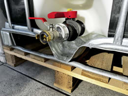 Lifestyle: Geka® Adapter G 3/4 IG, S 60 x 6 IG mit Kugelhahn und GeKa Schnellkupplung, für IBC-Tank