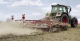 Lifestyle: GÜTTLER® Großfederzinkenegge Super Maxx® Culti Dreipunktanbau