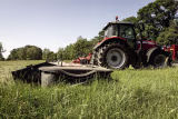 Lifestyle: Massey Ferguson Scheibenmähwerk MF DM TL V Dreipunktanbau Heck Mittenaufhängung, vertikale Transportstellung