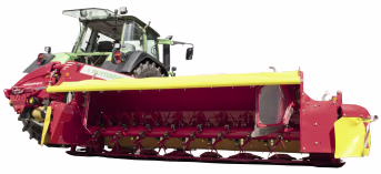 Produktbild: Pöttinger Scheibenmähwerk NovaCat mit Dreipunktanbau am Heck eines Traktors in Arbeitsposition