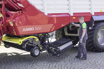Lifestyle: Pöttinger Ladewagen Jumbo mit Mehrzweck-Rotor