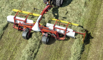 Lifestyle: Pöttinger Bandschwader Mergento VT 9220 Schwadablage mittig, seitlich, gezogen, Heck