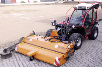 Lifestyle: Sauerburger Hangtraktor Grip 4-75