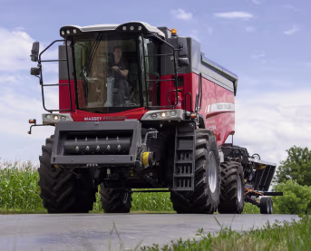 Lifestyle: Massey Ferguson Mähdrescher MF Activa S 7347 225 kW (306 PS)