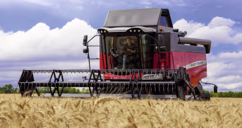 Lifestyle: Massey Ferguson Mähdrescher MF Activa S 7347 MCS 225 kW (306 PS)