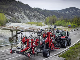 Lifestyle: Massey Ferguson Schwader MF RK Gen2 4 Kreisel, Schwad mittig