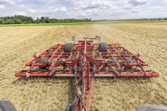 Lifestyle: Pöttinger Grubber PLANO VT 6060