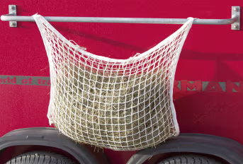 Produktbild: KERBL Heunetz 90 x 60 cm 4 kg, für Ponys und Anhänger, Maschenweite 30 x 30 mm, zum Aufhängen, 321999