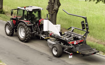 Lifestyle: Massey Ferguson Traktor MF 4700 M