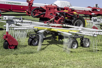 Lifestyle: Pöttinger Schwader Top C 4 Kreisel, Schwad mittig, hydraulisch verstellbare Arbeitsbreite, Zugdeichsel