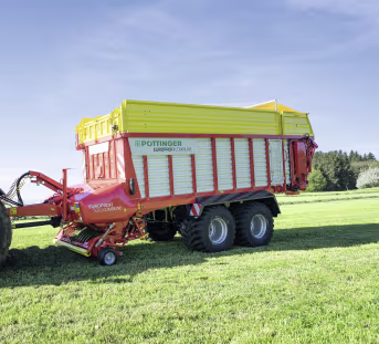 Lifestyle: Pöttinger Ladewagen Europrofi Combiline 5010 D Ladevolumen 28 m³ mit Mehrzweck-Rotor, 2 Dosierwalzen
