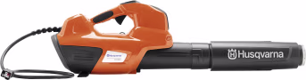 Produktbild: Husqvarna Akku-Laubbläser 530iBX in Orange und Schwarz, Seitenansicht