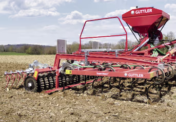 Lifestyle: GÜTTLER® Großfederzinkenegge Super Maxx® Culti Dreipunktanbau