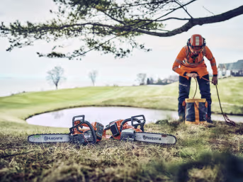 Lifestyle: Husqvarna® Akku-Kettensäge 542i XP® Schienenlänge 40 cm