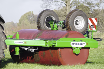 Produktbild: Düvelsdorf Wiesenwalze Green Roller Classic, mit Fahrwerk gebremst, Zugdeichsel