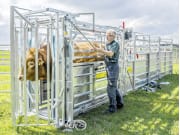 Patura Behandlungsstand "A8000" Patura Behandlungsstand "A8000"