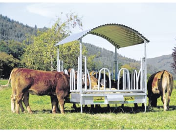 Patura Heuraufe "Profi" L x B innen: 2,00 x 2,05 m, 12 Fressplätze mit Palisadenfressgitter, für Rinder und Pferde, 303530 Patura Heuraufe "Profi" L x B innen: 2,00 x 2,05 m, 12 Fressplätze mit Palisadenfressgitter, für Rinder und Pferde, 303530