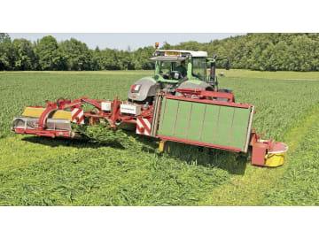 Pöttinger Scheibenmähwerk "NovaCat X" 8,30 m Dreipunktanbau, Heck, Mähkombination mit Mittenaufhängung Pöttinger Scheibenmähwerk "NovaCat X" 8,30 m Dreipunktanbau, Heck, Mähkombination mit Mittenaufhängung