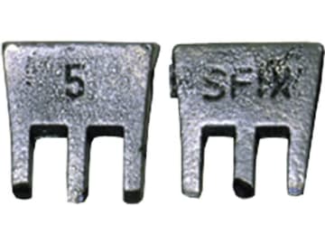 Hammerkeil 32 mm, Gr. 5, wechselseitig angeschliffen für Stiele Äxte und Hämmer Hammerkeil 32 mm, Gr. 5, wechselseitig angeschliffen für Stiele Äxte und Hämmer