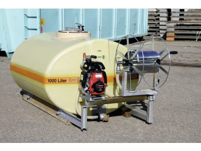 Cemo Bewässerungsanlage "BWS 130" mit GFK-Fass, Benzinpumpe, Schlauchhaspel, ohne Schwallwand Cemo Bewässerungsanlage "BWS 130" mit GFK-Fass, Benzinpumpe, Schlauchhaspel, ohne Schwallwand