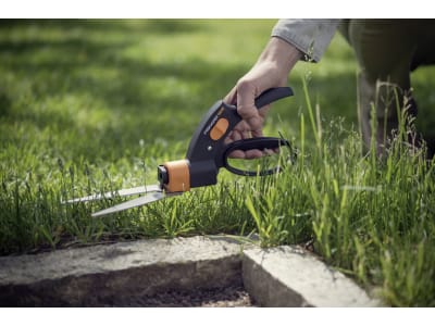 Fiskars Fiskars Rasenkantenschneider Grasschere Servo-System GS42 GS42 Länge 320 mm Fiskars Rasenkantenschneider Grasschere Servo-System GS42 Fiskars Fiskars Rasenkantenschneider Grasschere Servo-System GS42 GS42 Länge 320 mm Fiskars Rasenkantenschneider Grasschere Servo-System GS42