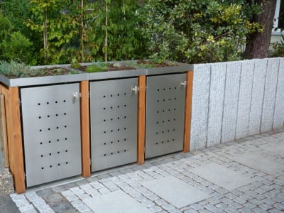 Indra 3er Mülltonnenbox Lärche 120 Liter Mülltonnenverkleidung, Müllbox, Mülltonnenhaus Indra 3er Mülltonnenbox Lärche 120 Liter Mülltonnenverkleidung, Müllbox, Mülltonnenhaus