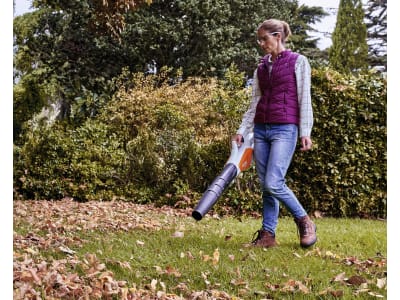 STIHL Akku-Laubbläser "BGA 57", Luftdurchsatz 620 m³/h, mit Akku und Ladegerät, 4523 011 5970