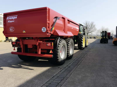Krampe Wannenkipper "Erdbaumulde SK 600" Nutzlast 22 t, Transportvolumen 13,3 m³ Wassermaß; 17,2 m³ SAE 221