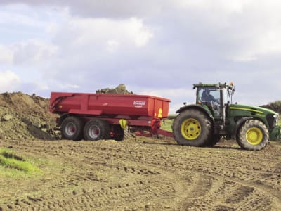 Krampe Wannenkipper "Erdbaumulde SK 600" Nutzlast 22 t, Transportvolumen 13,3 m³ Wassermaß; 17,2 m³ SAE 221