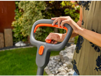 Gardena Akku-Rasenmäher HandyMower 22/18V P4A Ready-To-Use Set 50 für kleine und komplexe Rasenflächen bis zu 50 m² pro Akku-Laufzeit Gardena Akku-Rasenmäher HandyMower 22/18V P4A Ready-To-Use Set 50 für kleine und komplexe Rasenflächen bis zu 50 m² pro Akku-Laufzeit