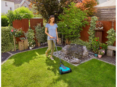 Gardena Akku-Rasenmäher HandyMower 22/18V P4A 50 ohne Akku, ohne Ladegerät für kleine und komplexe Rasenflächen bis zu 50 m² pro Akku-Laufzeit Gardena Akku-Rasenmäher HandyMower 22/18V P4A 50 ohne Akku, ohne Ladegerät für kleine und komplexe Rasenflächen bis zu 50 m² pro Akku-Laufzeit