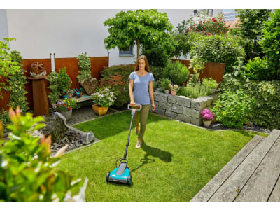 Gardena Akku-Rasenmäher HandyMower 22/18V P4A 50 ohne Akku, ohne Ladegerät für kleine und komplexe Rasenflächen bis zu 50 m² pro Akku-Laufzeit Gardena Akku-Rasenmäher HandyMower 22/18V P4A 50 ohne Akku, ohne Ladegerät für kleine und komplexe Rasenflächen bis zu 50 m² pro Akku-Laufzeit